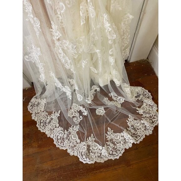 Essence Of Australia Women's Strapless Fit And Flare Wedding Gown - Small - Picture 6 of 15